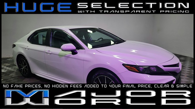 2024 Toyota Camry SE's photo