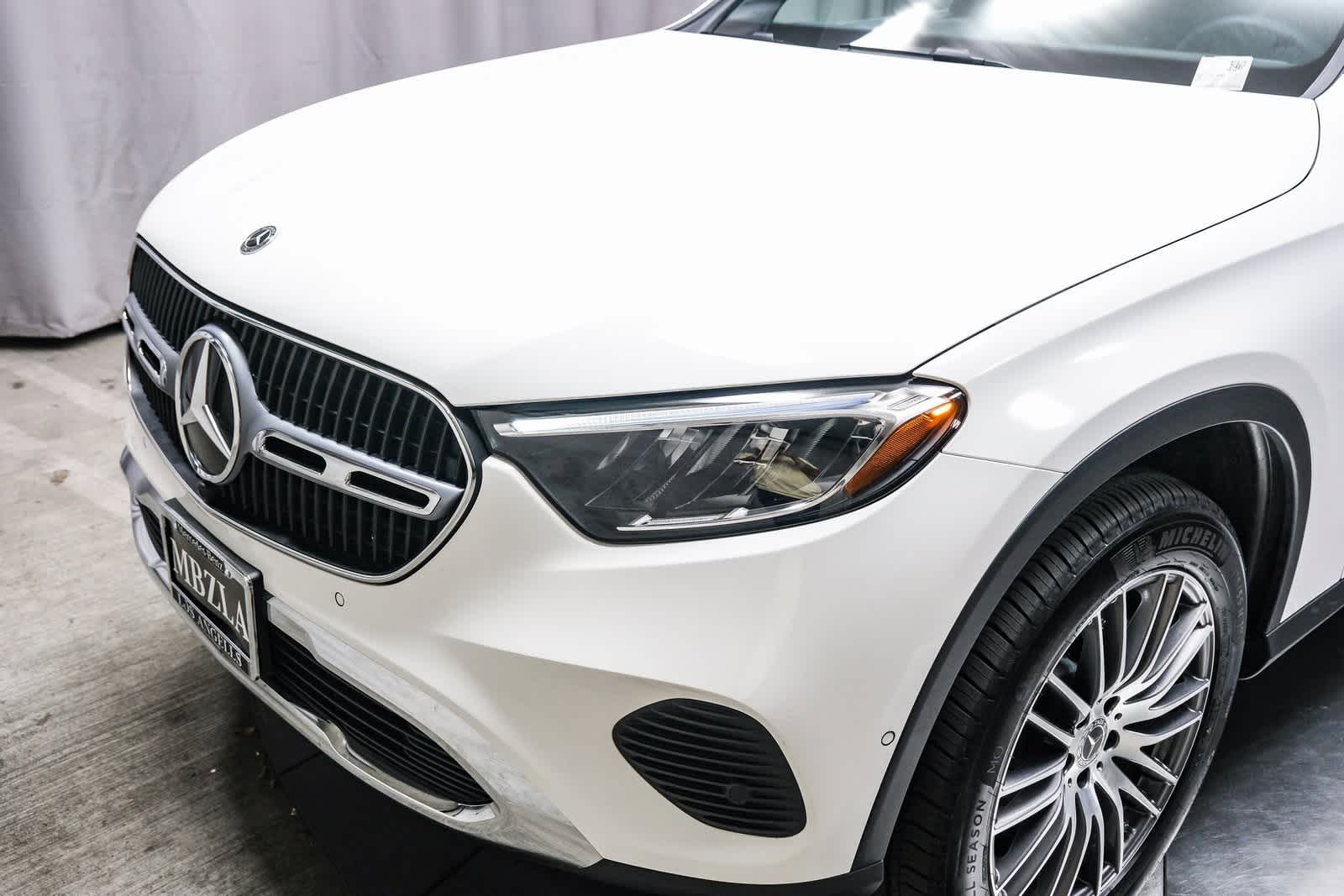 2025 Mercedes Benz GLC 300 photo 11