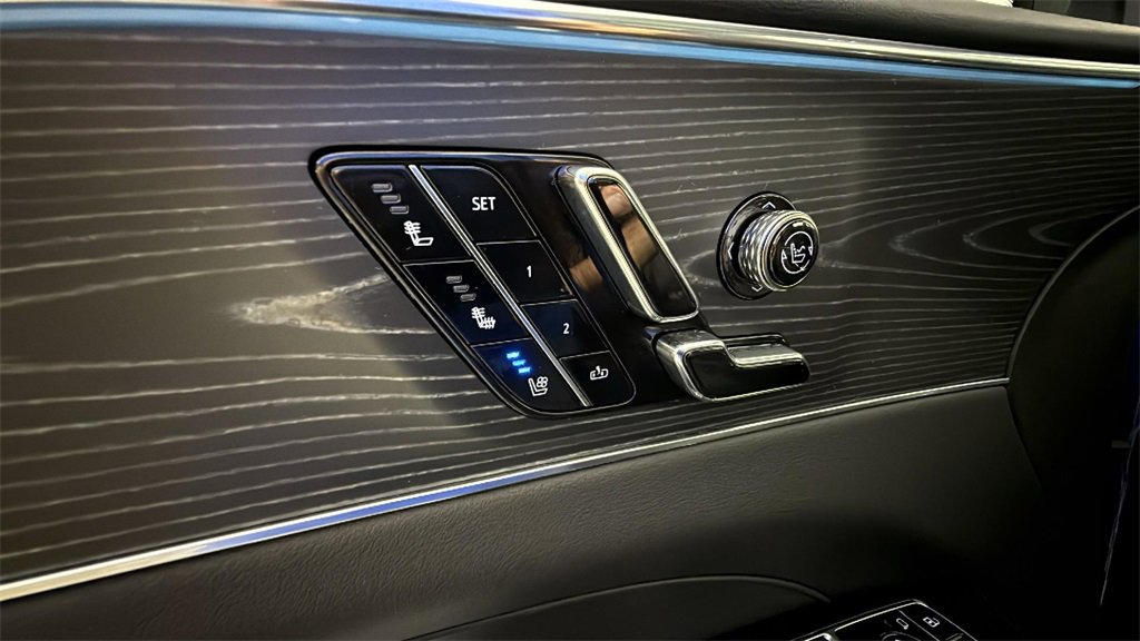 2024 Cadillac Lyriq Luxury photo 28