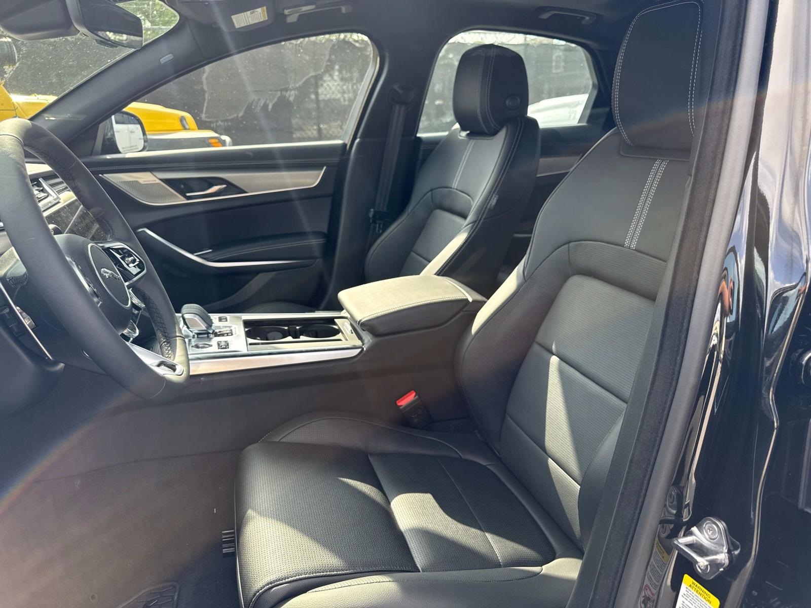 2024 Jaguar XF P300 R-Dynamic SE photo 9