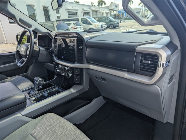2023 Ford F-150 Lightning XLT photo 14