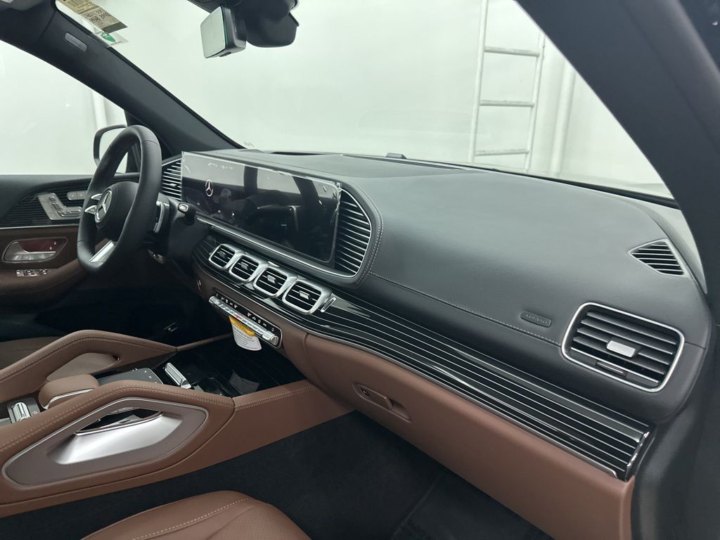 2026 Mercedes Benz GLS 450 4MATIC photo 25