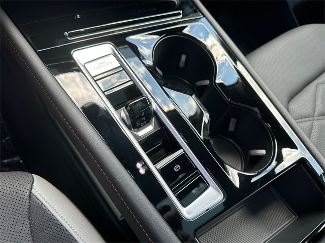 2025 Volkswagen Atlas SE Technology Peak Edition photo 33
