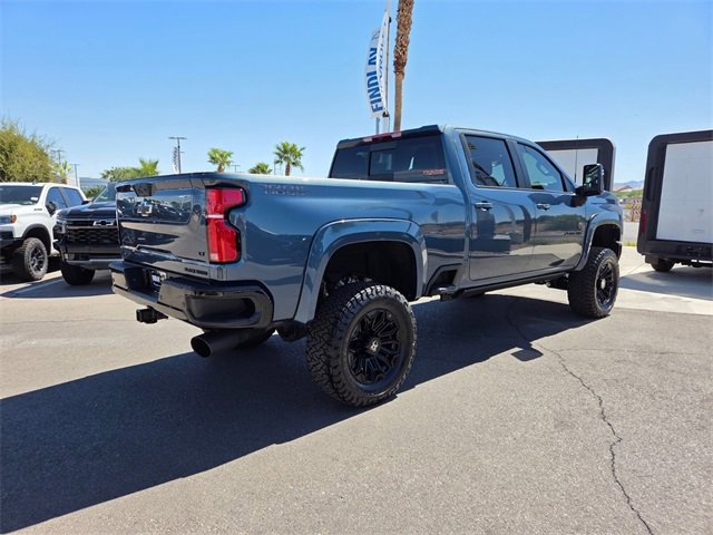 2025 Chevrolet Silverado 2500HD LT photo 4