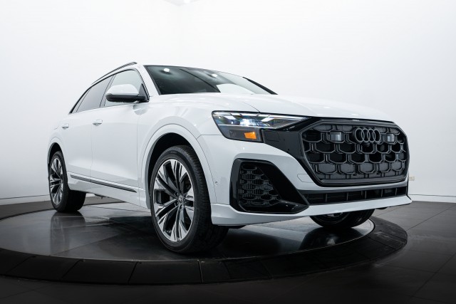 2025 Audi Q8 Premium Plus