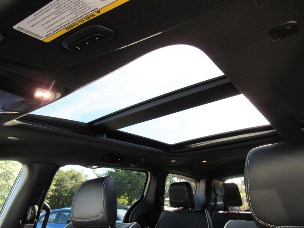 2026 Chrysler Pacifica Limited photo 25