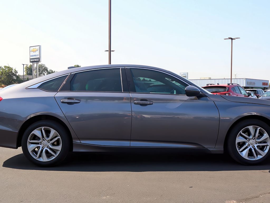 2019 Honda Accord LX 1.5T photo 8
