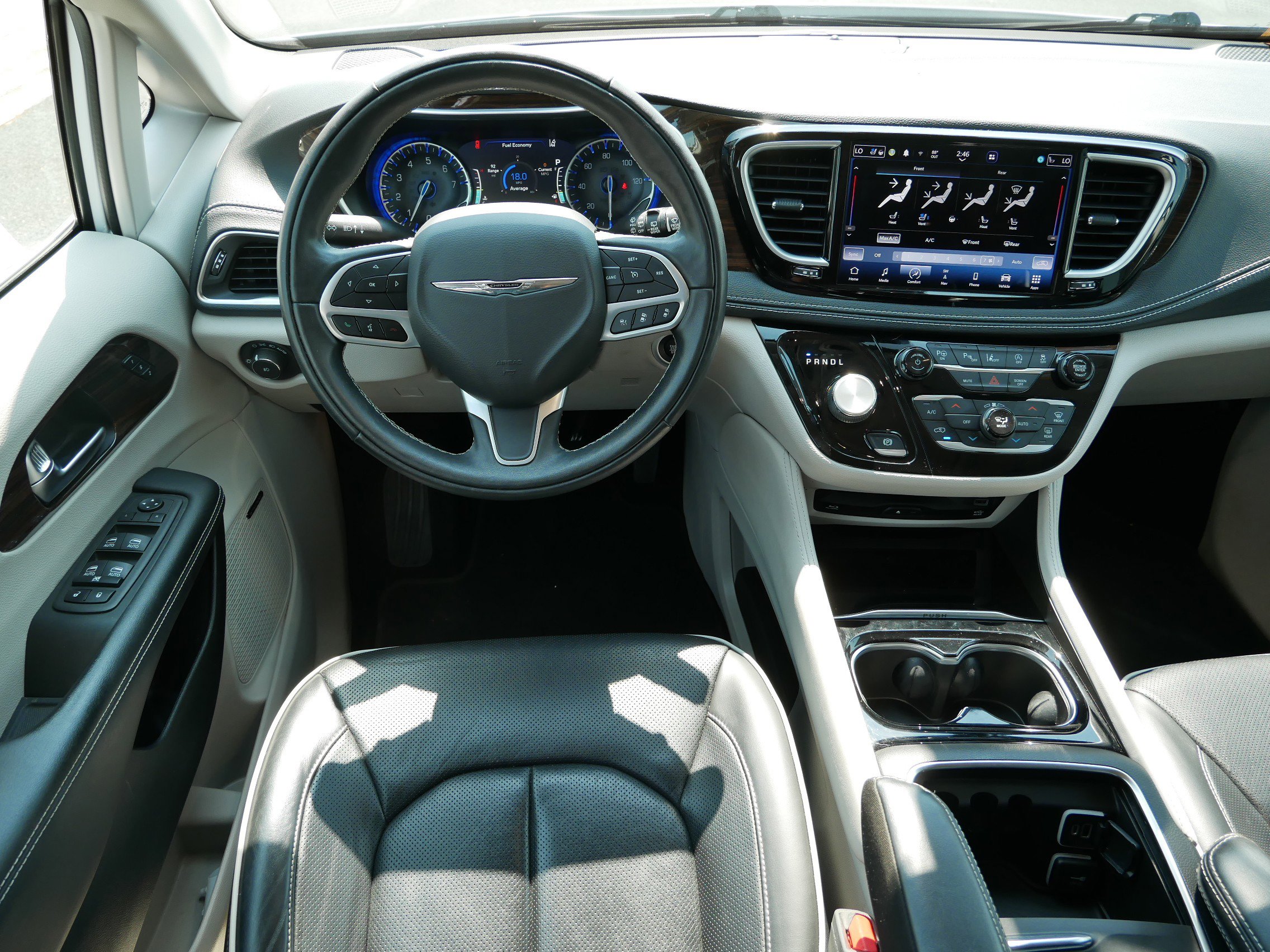 2022 Chrysler Pacifica Limited photo 14