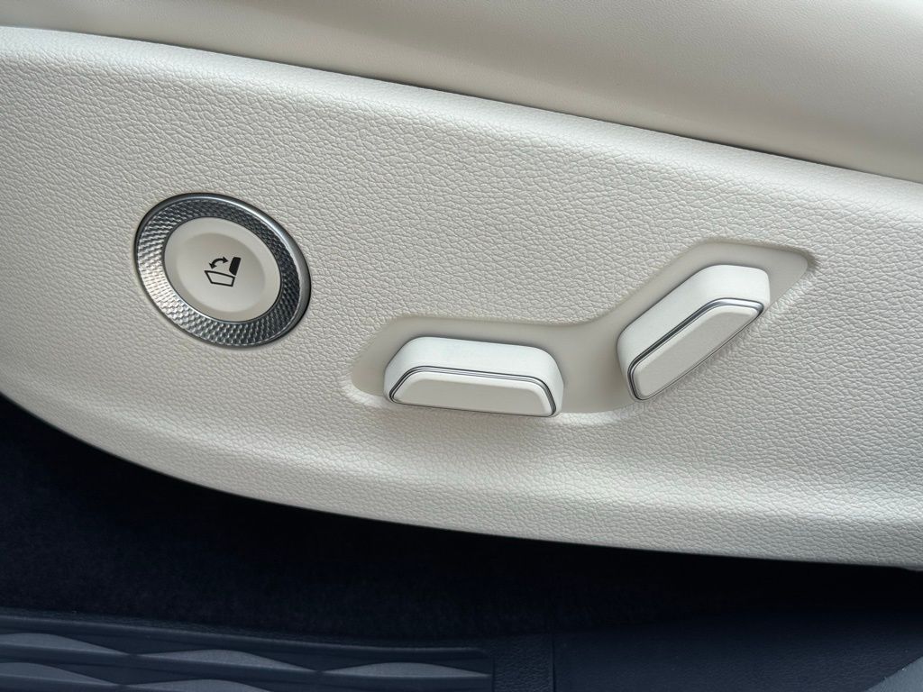 2025 Genesis GV80 3.5T Prestige photo 18