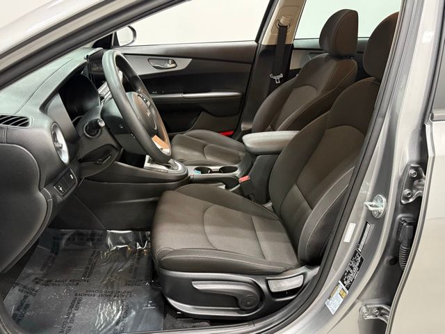 2023 Kia Forte LXS photo 10
