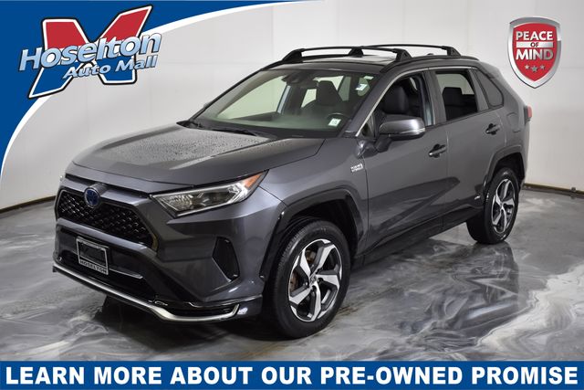 2021 Toyota RAV4 SE's photo