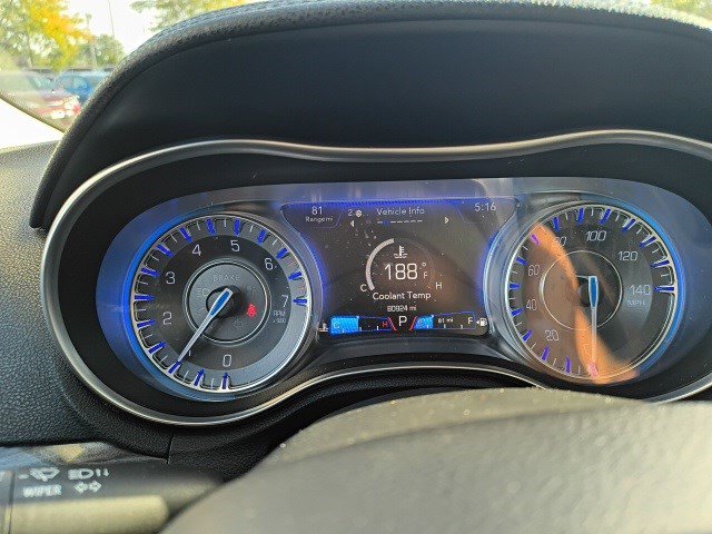 2016 Chrysler 300 Limited photo 20