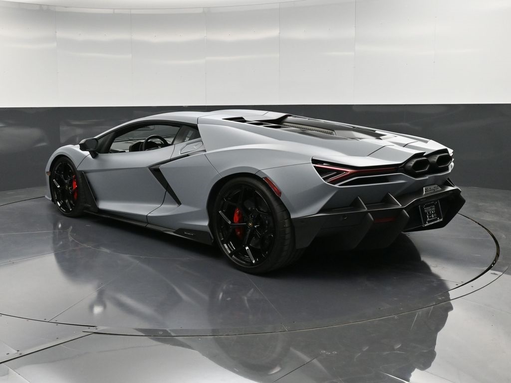 2024 Lamborghini Revuelto photo 2