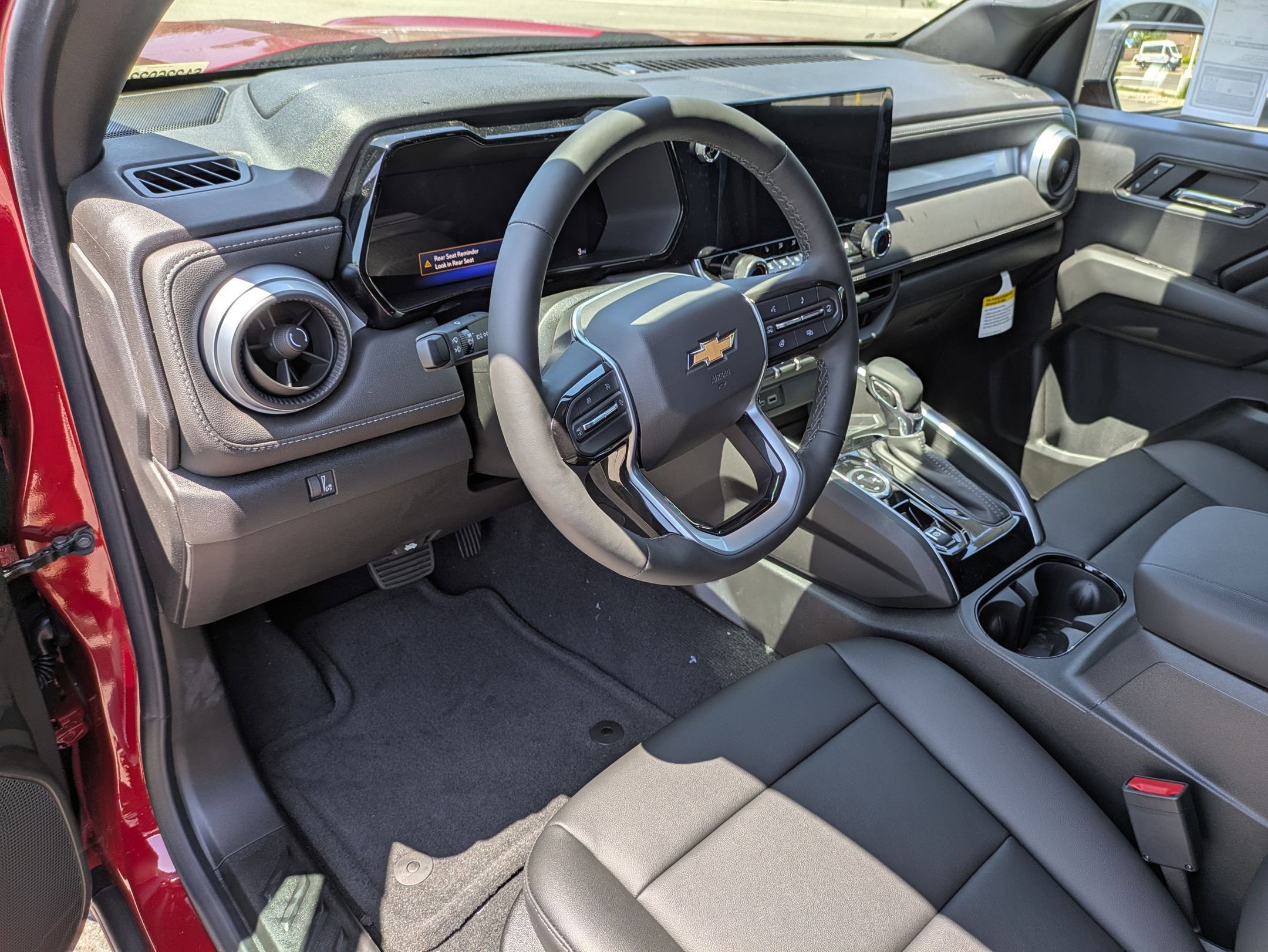 2025 Chevrolet Colorado Work Truck LT photo 10