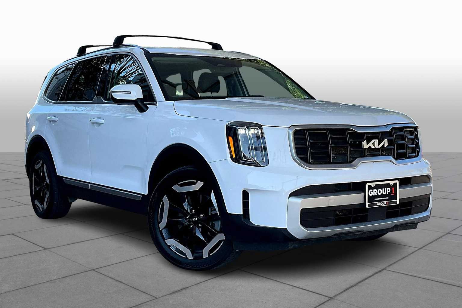 2024 Kia Telluride S photo 2