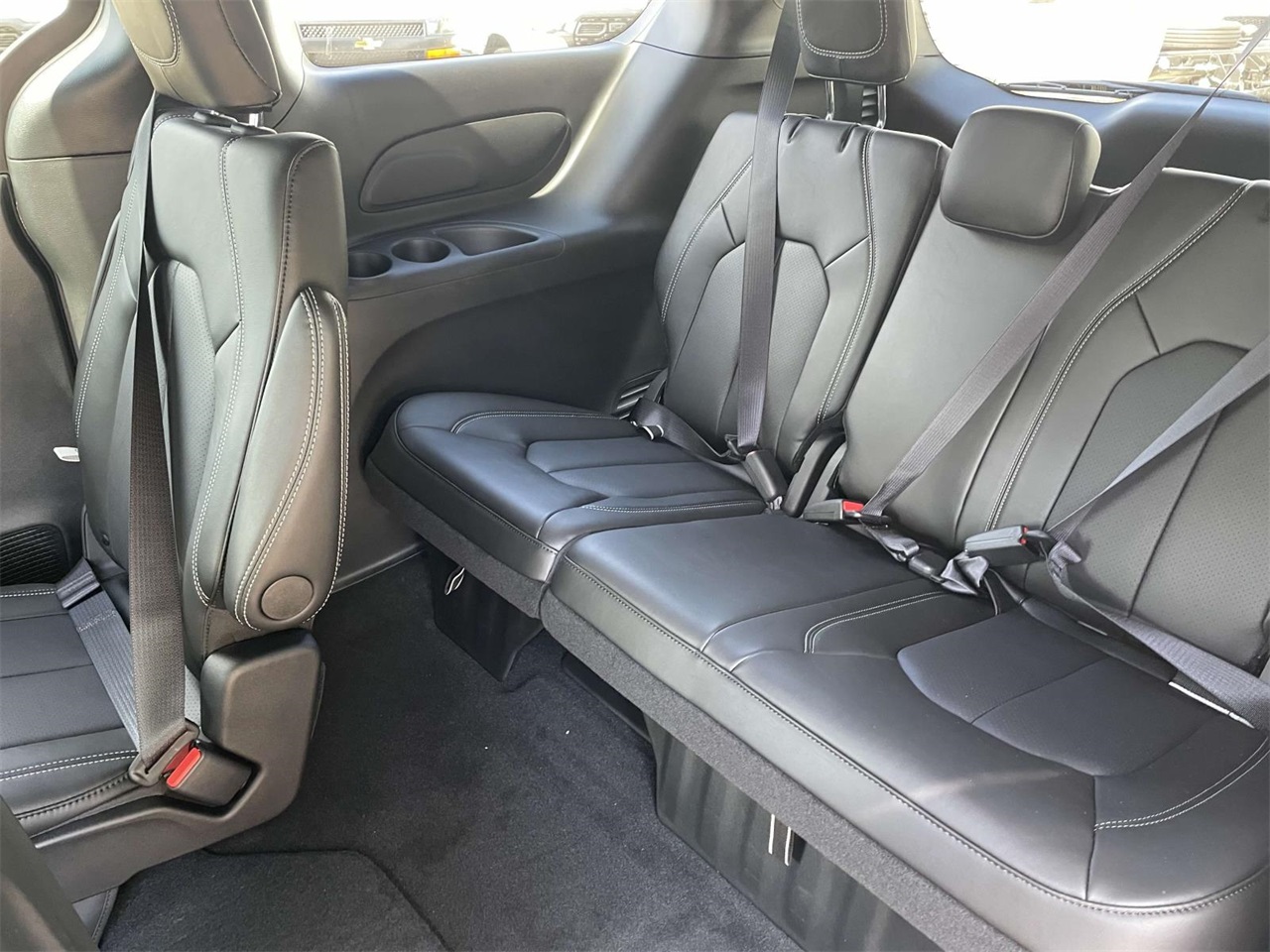 2025 Chrysler Pacifica photo 26