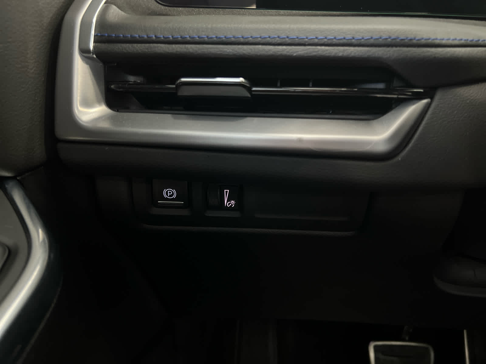2024 Cadillac XT4 Sport photo 17