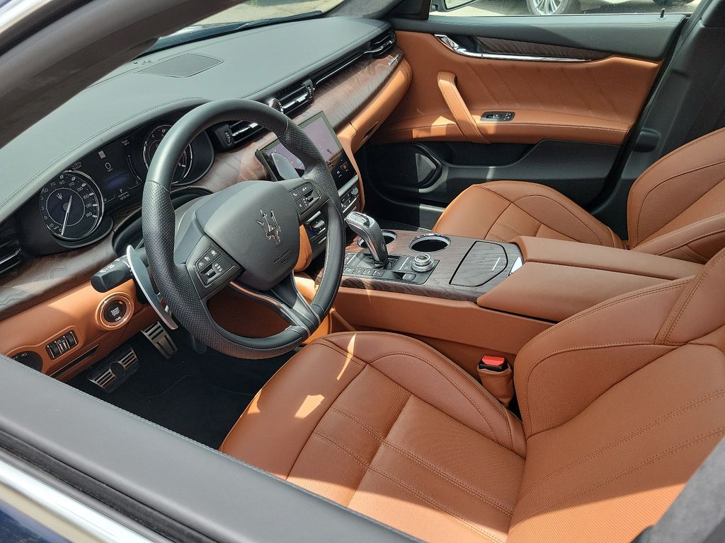 2023 Maserati Quattroporte Modena Q4 photo 4