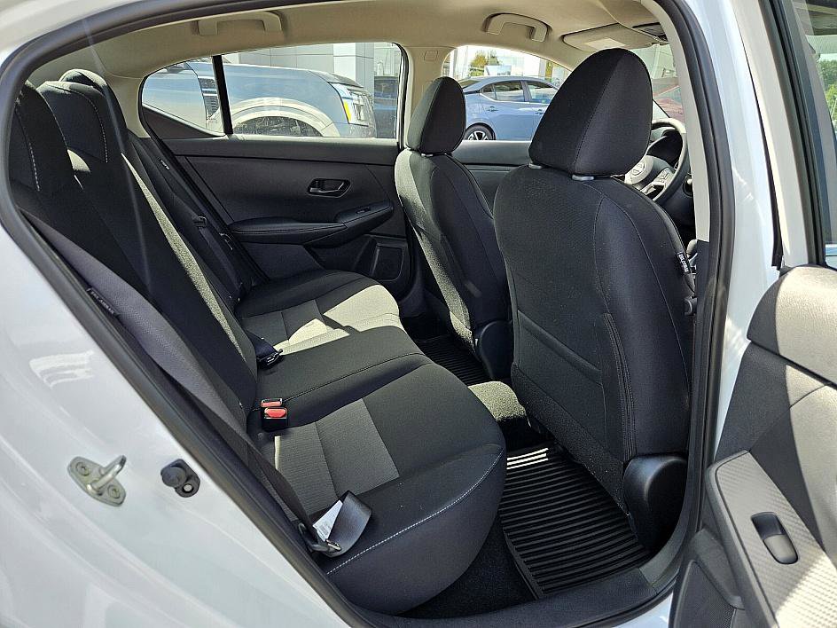 2025 Nissan Sentra SV photo 12