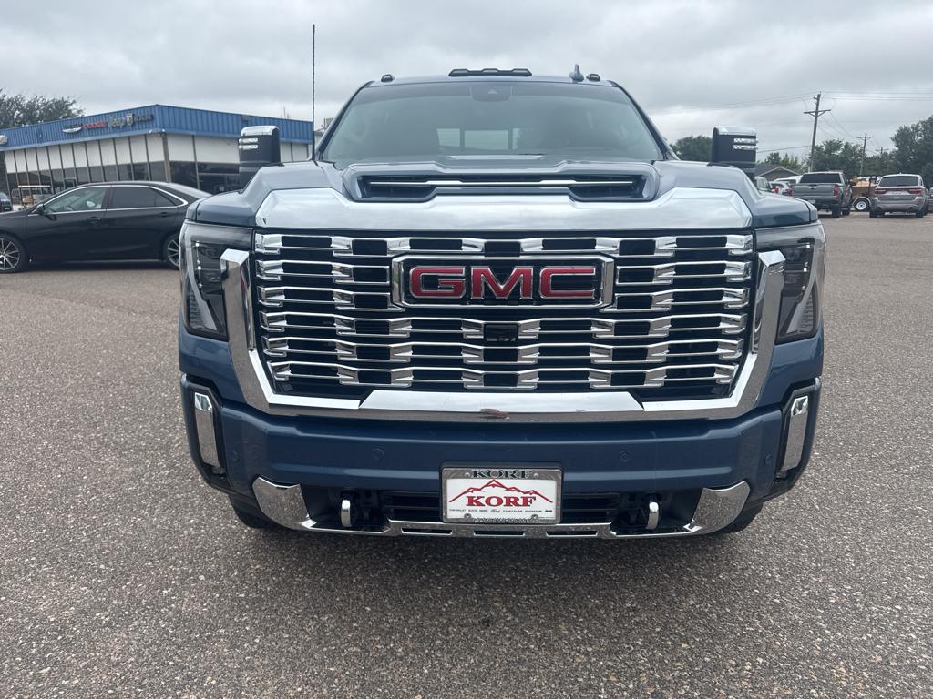 2024 Gmc Sierra 2500 Denali photo 3