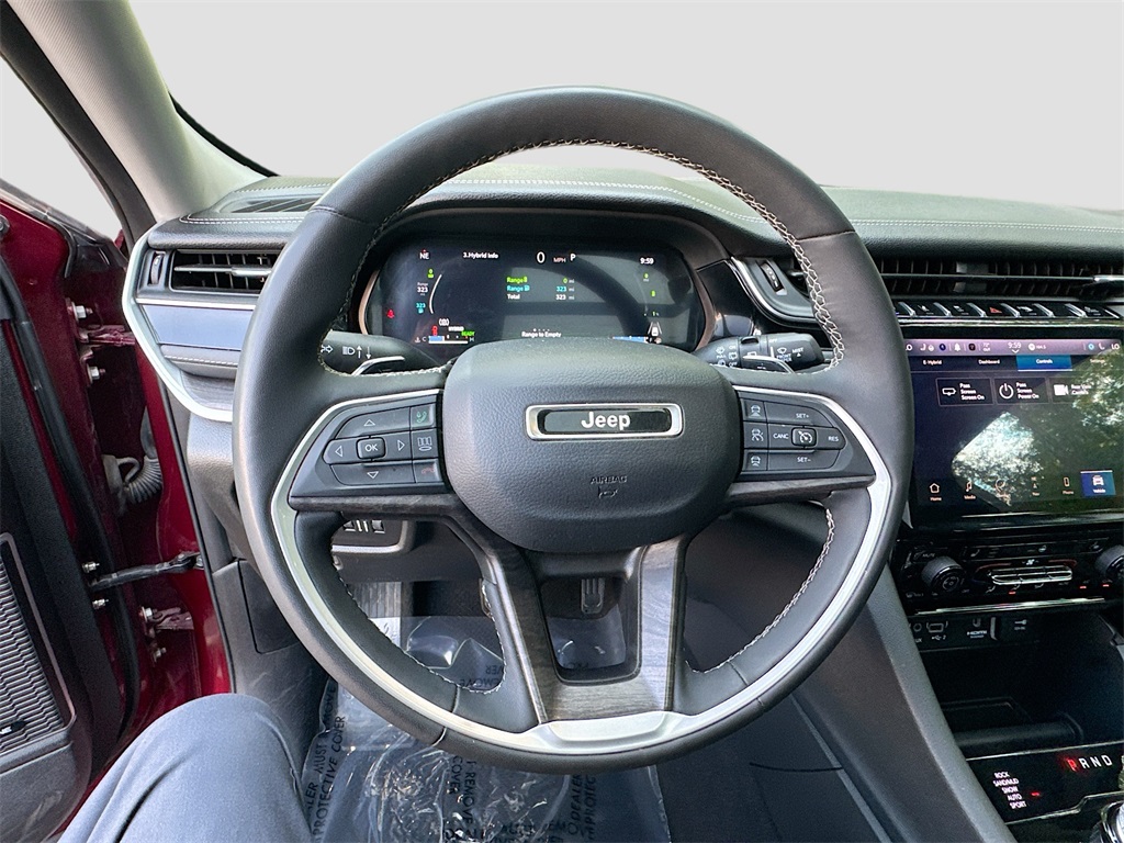 2023 Jeep Cherokee Base photo 8