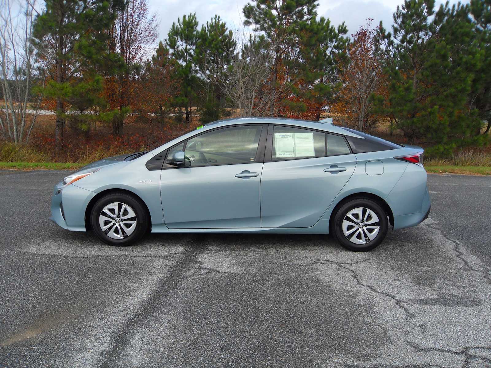 2016 Toyota Prius Two Eco photo 2