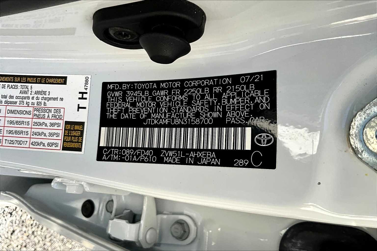 2022 Toyota Prius LE photo 31