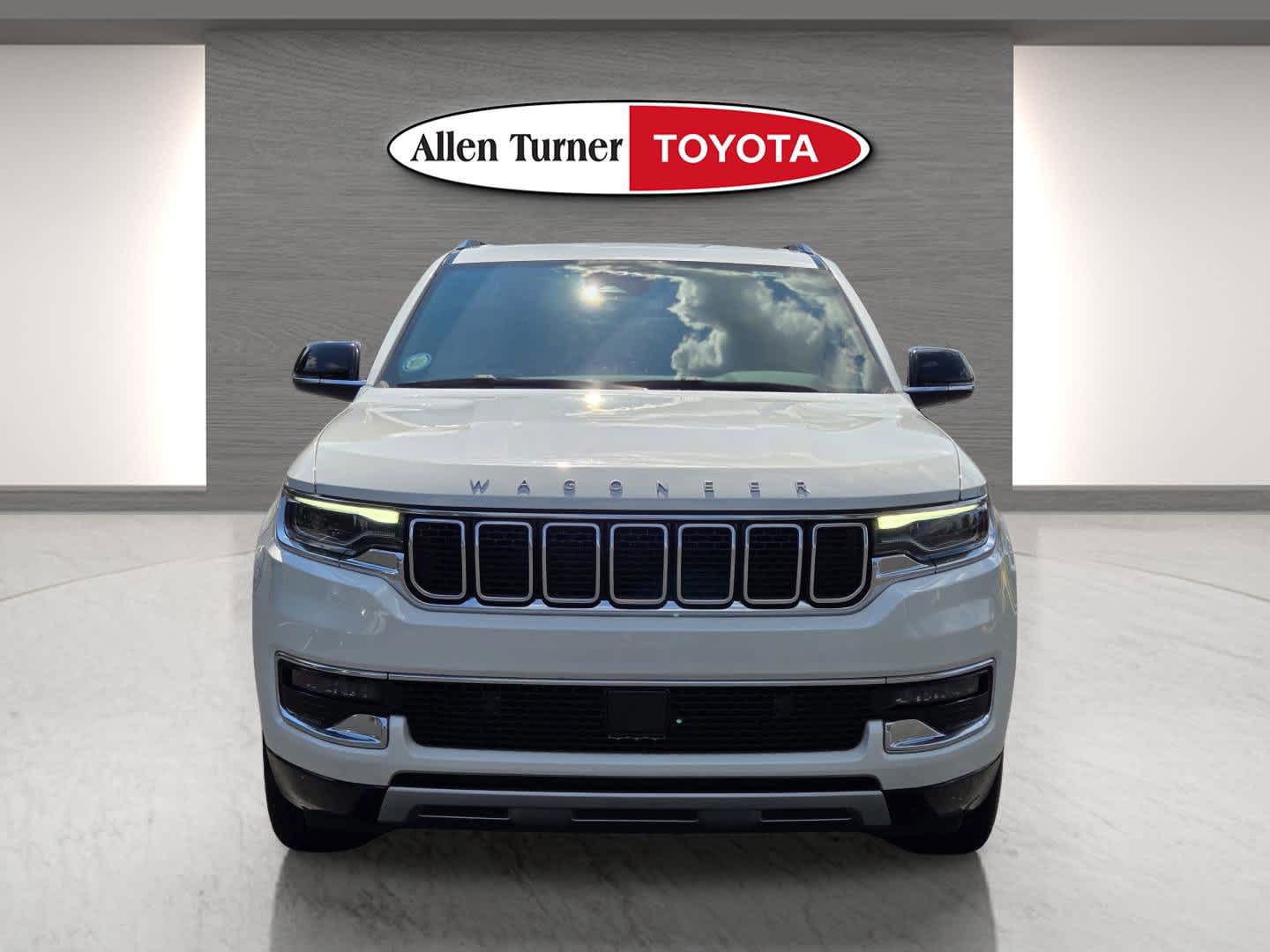 2024 Jeep Wagoneer L Series II photo 4