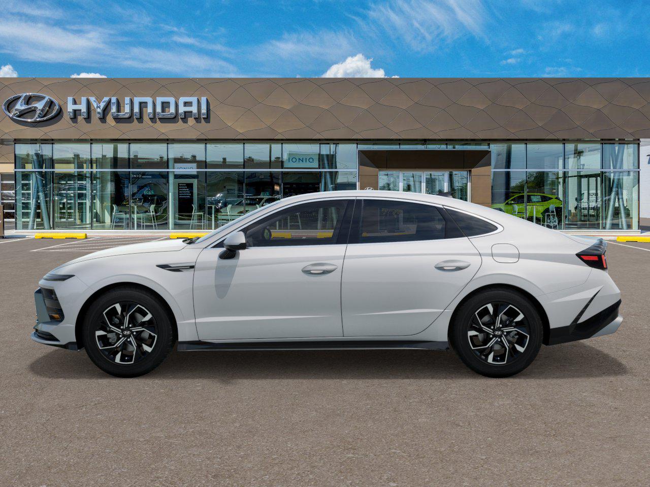 2025 Hyundai Sonata SEL photo 3