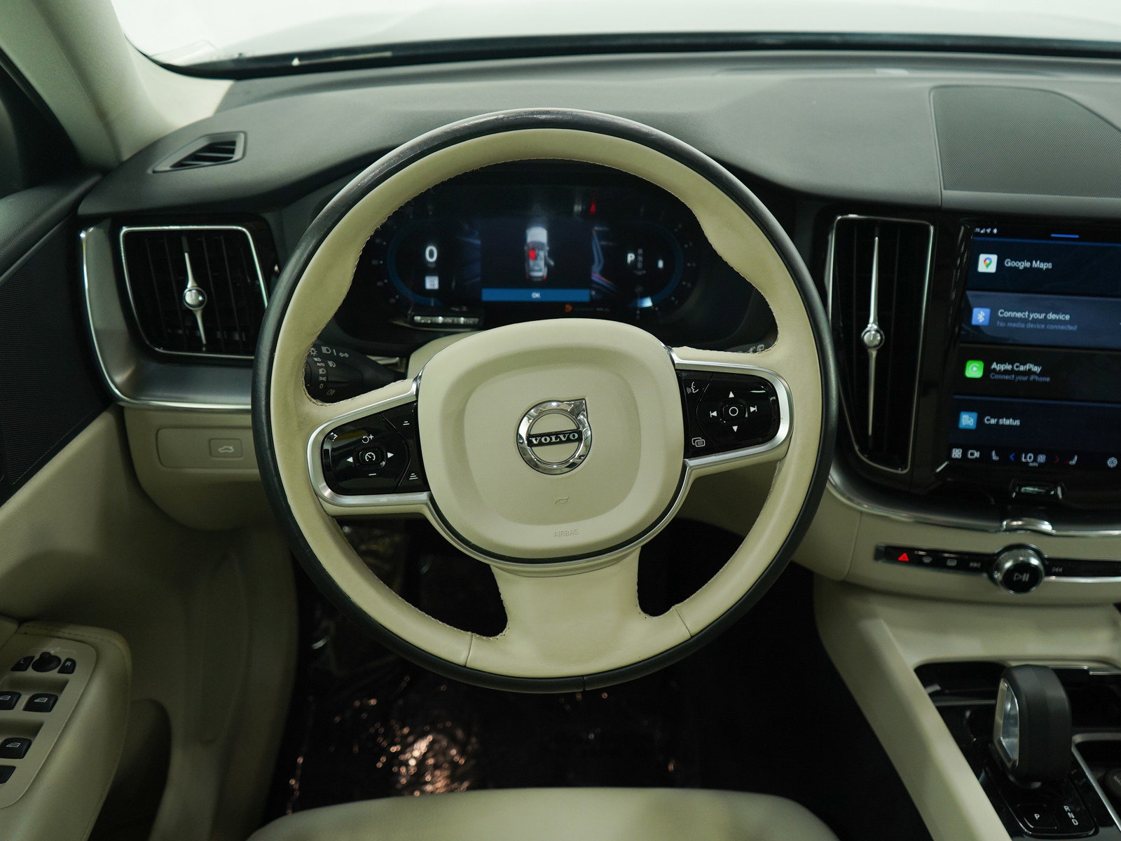 2023 Volvo XC60 B5 Core photo 14