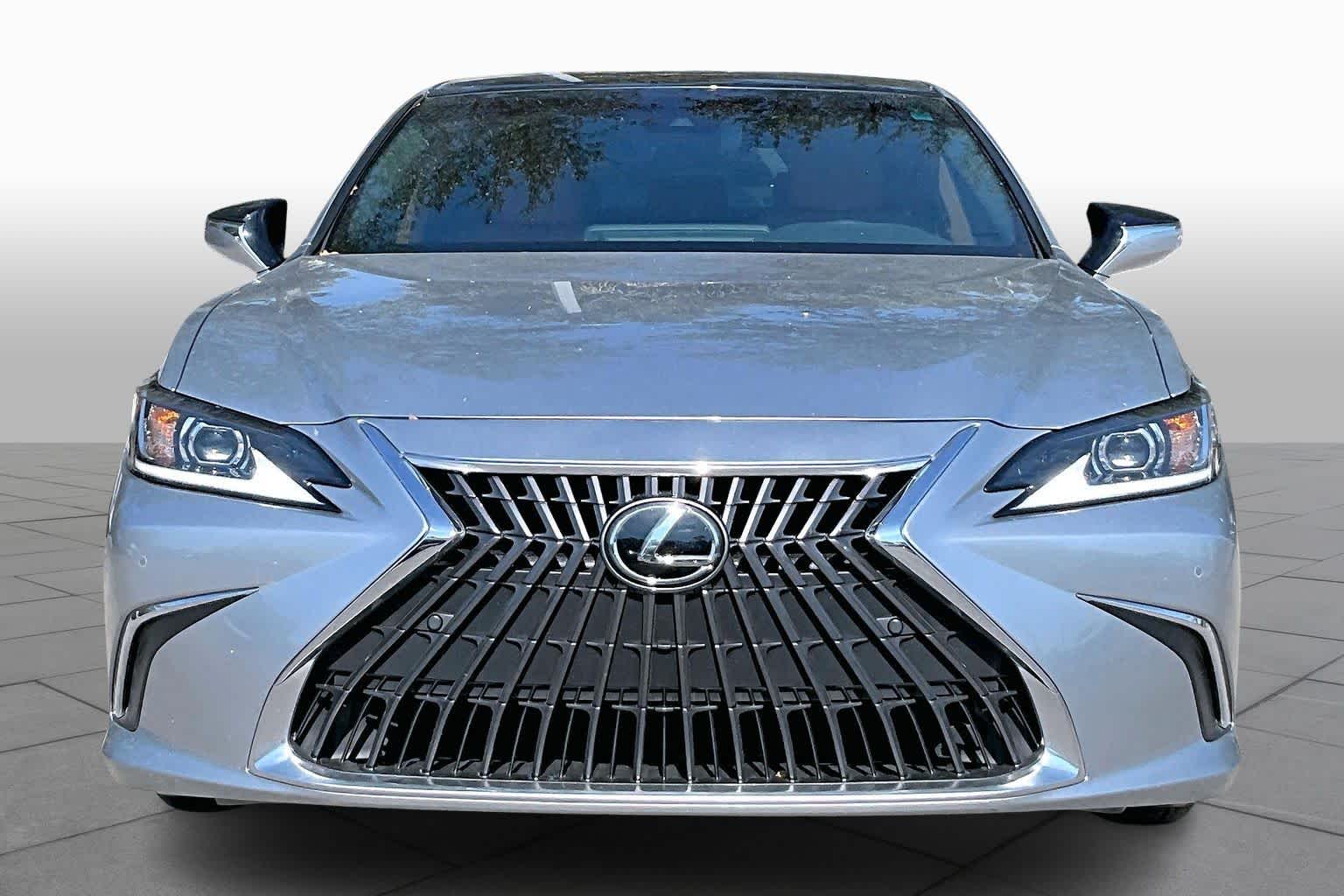 2023 Lexus ES 350 photo 3