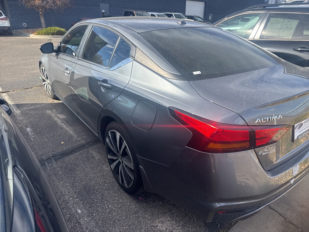 2019 Nissan Altima 2.5 SR photo 2