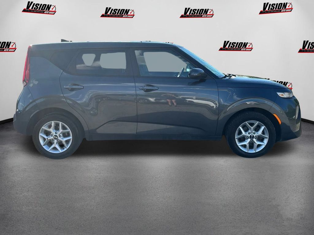 2021 Kia Soul S photo 4