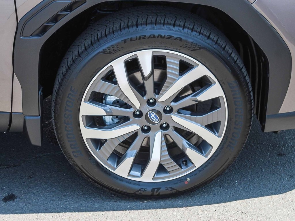 2025 Subaru Forester Touring photo 8