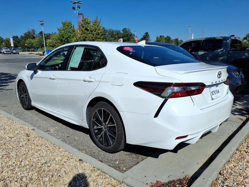2024 Toyota Camry SE photo 3