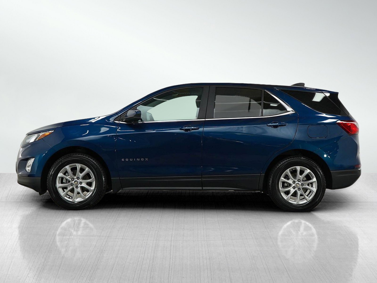 Used 2021 Chevrolet Equinox LT with VIN 3GNAXUEV6ML336554 for sale in Roseville, Minnesota