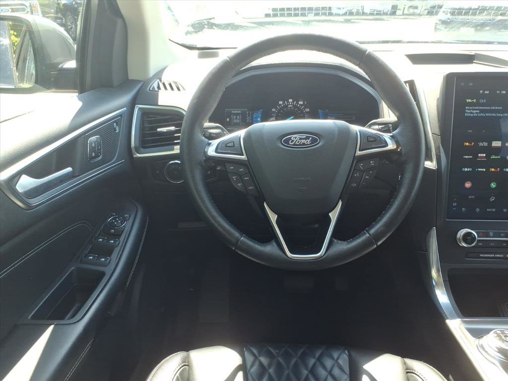 2024 Ford Edge Titanium photo 4