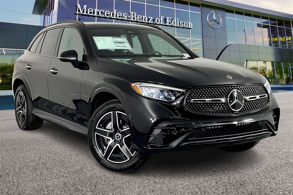 2026 Mercedes-Benz GLC Base's photo