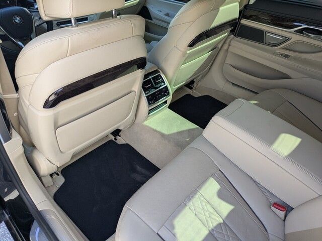 2020 Bmw 750i xDrive Sedan photo 15