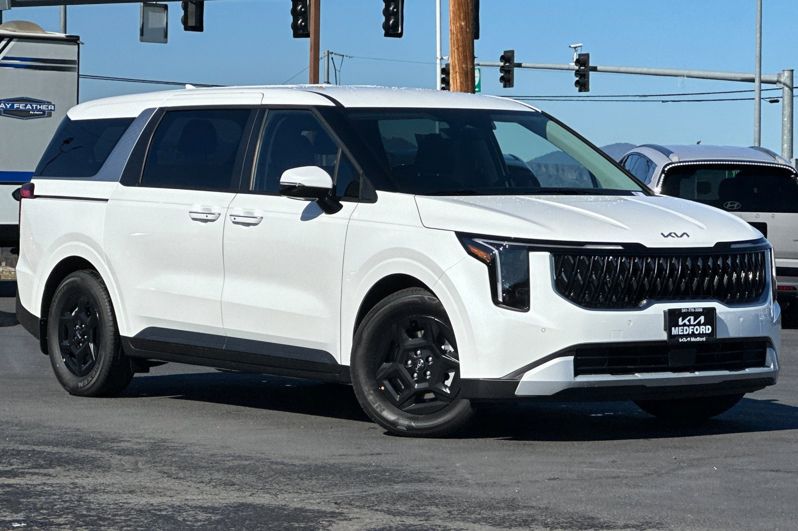 2026 Kia Carnival LX photo 2