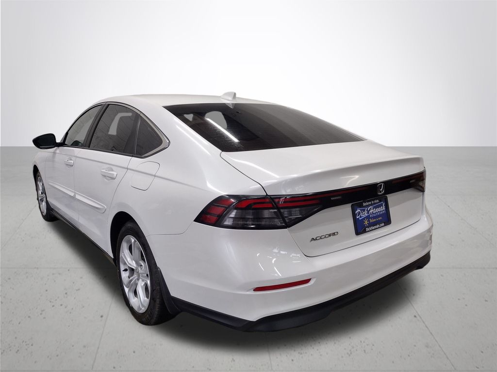 2023 Honda Accord LX photo 11