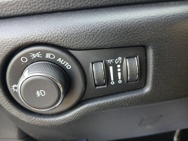 2025 Chrysler Pacifica Limited photo 11
