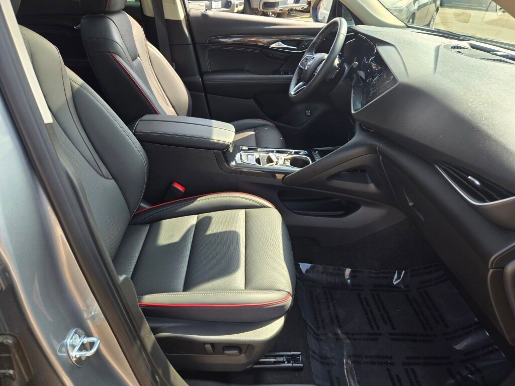 2023 Buick Envision Essence photo 5
