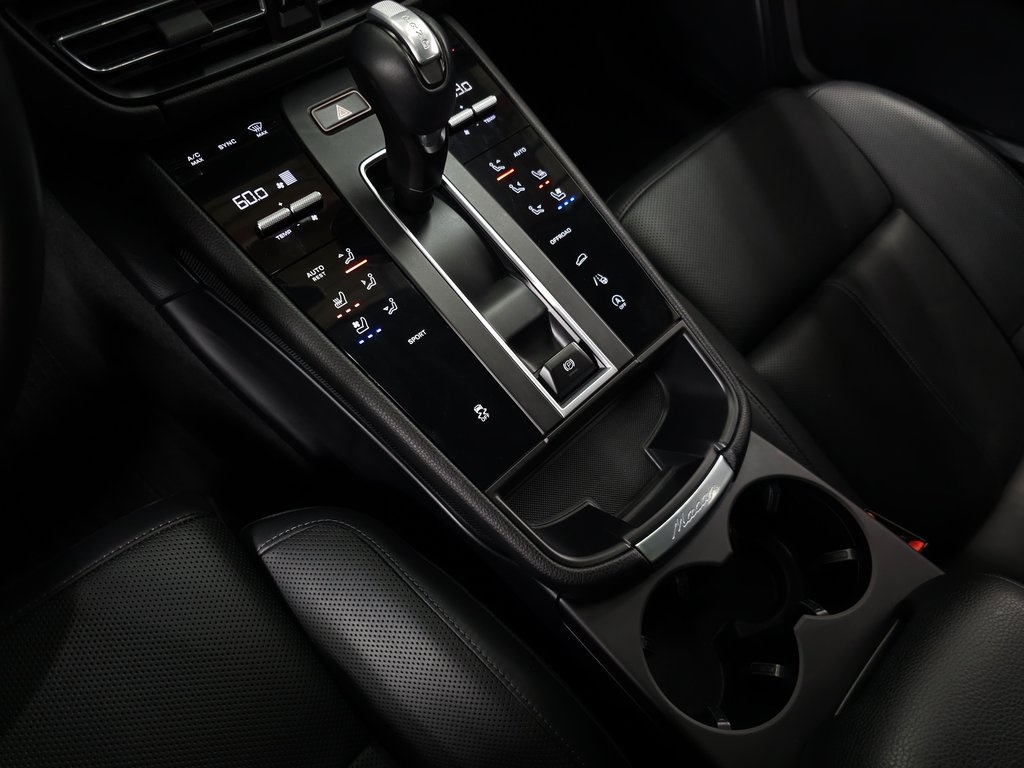 2022 PORSCHE MACAN - Image 30