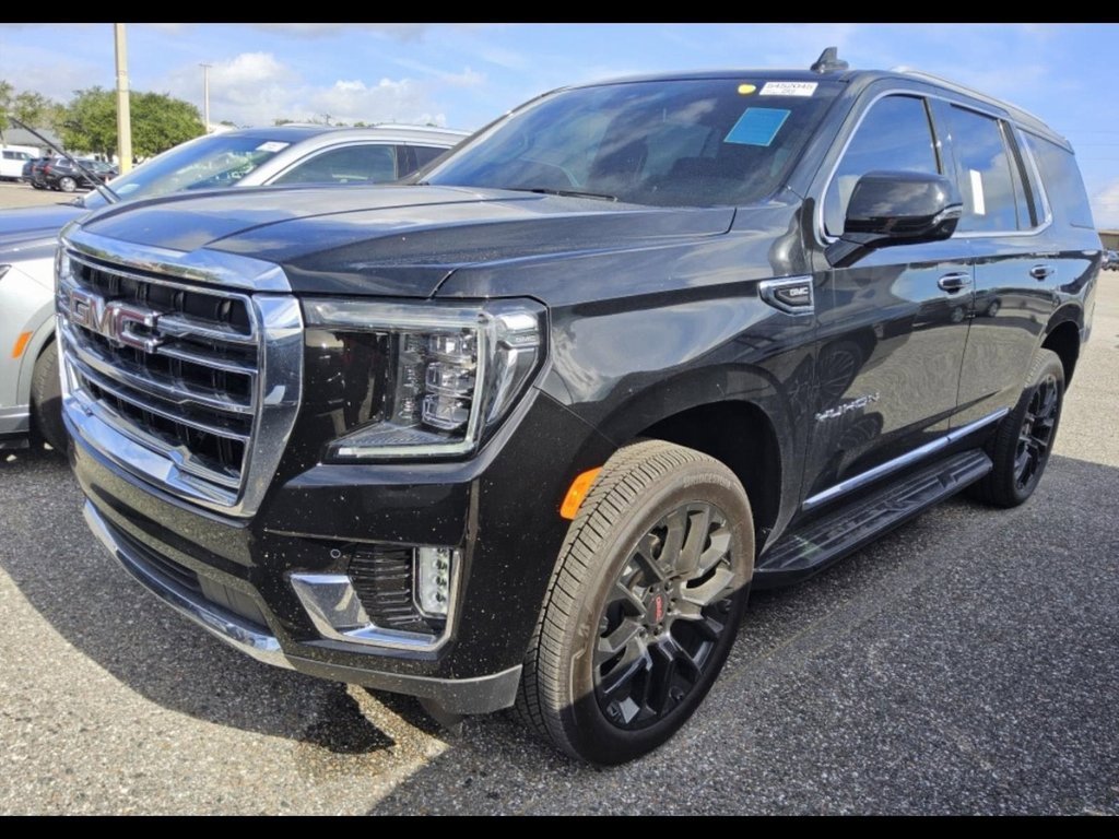 2024 GMC Yukon SLT's photo