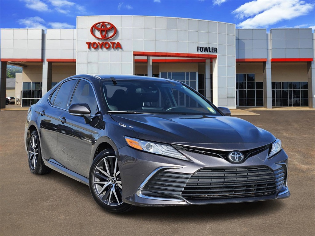 2024 Toyota Camry XLE's photo