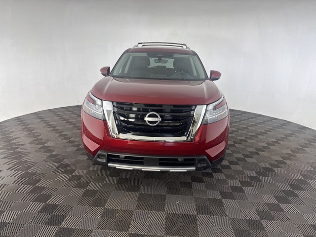 2024 Nissan Pathfinder SL photo 2