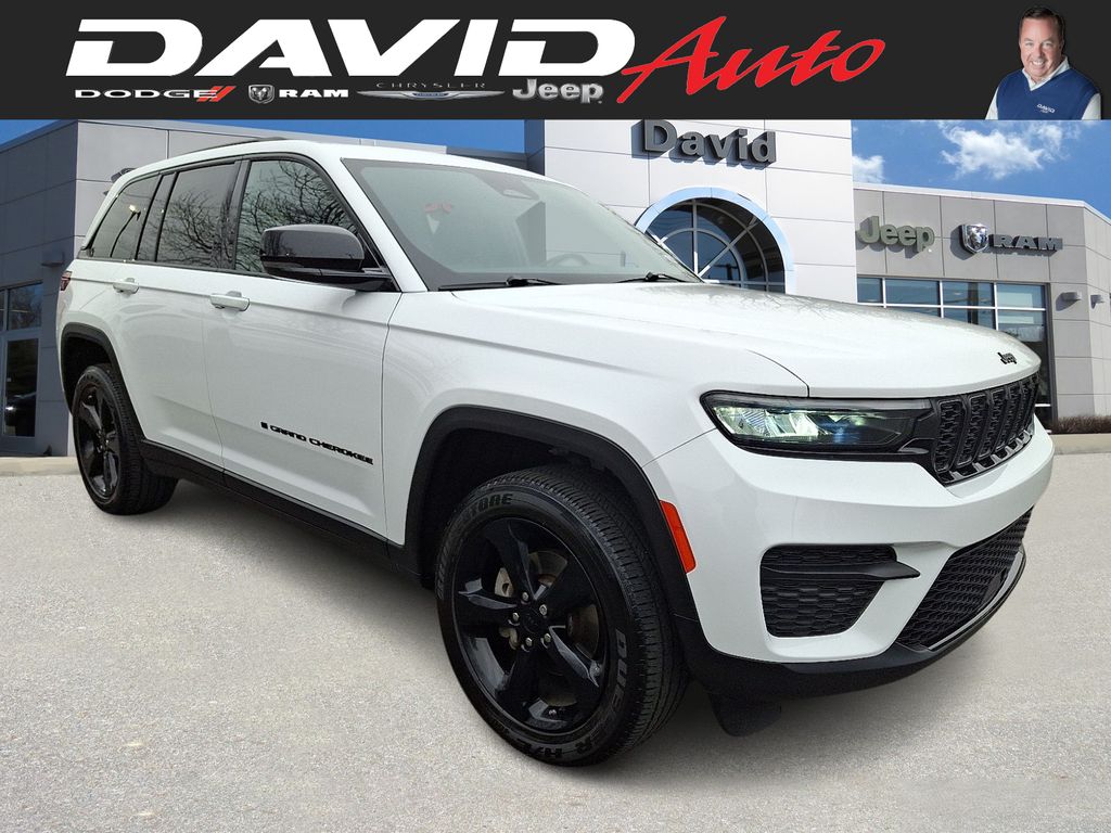 2023 Jeep Grand Cherokee Altitude's photo