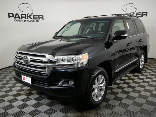 2018 Toyota Land Cruiser Base's photo