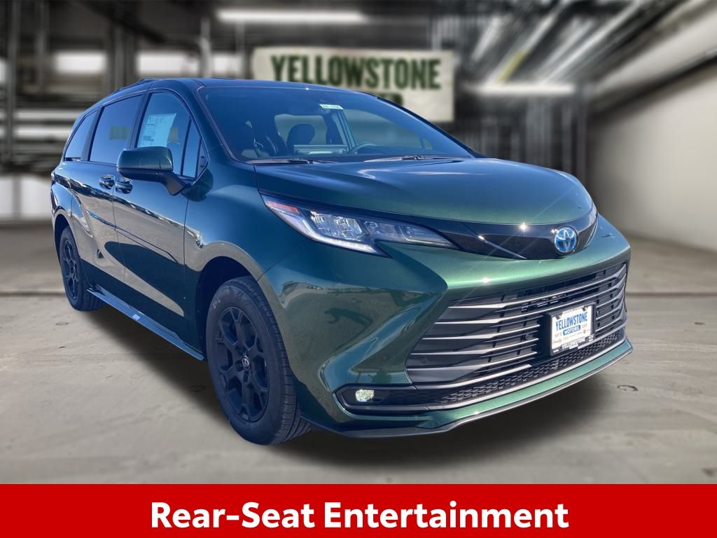 2025 Toyota Sienna Woodland Edition photo 4